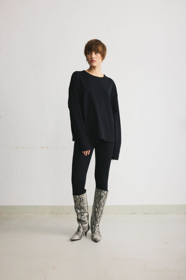 Elegancka wiskozowa bluza dresowa oversize w kolorze czarnym